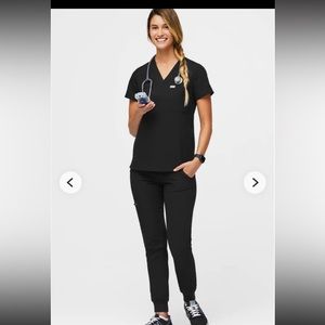 Figs scrub set black medium top, large tall bottoms